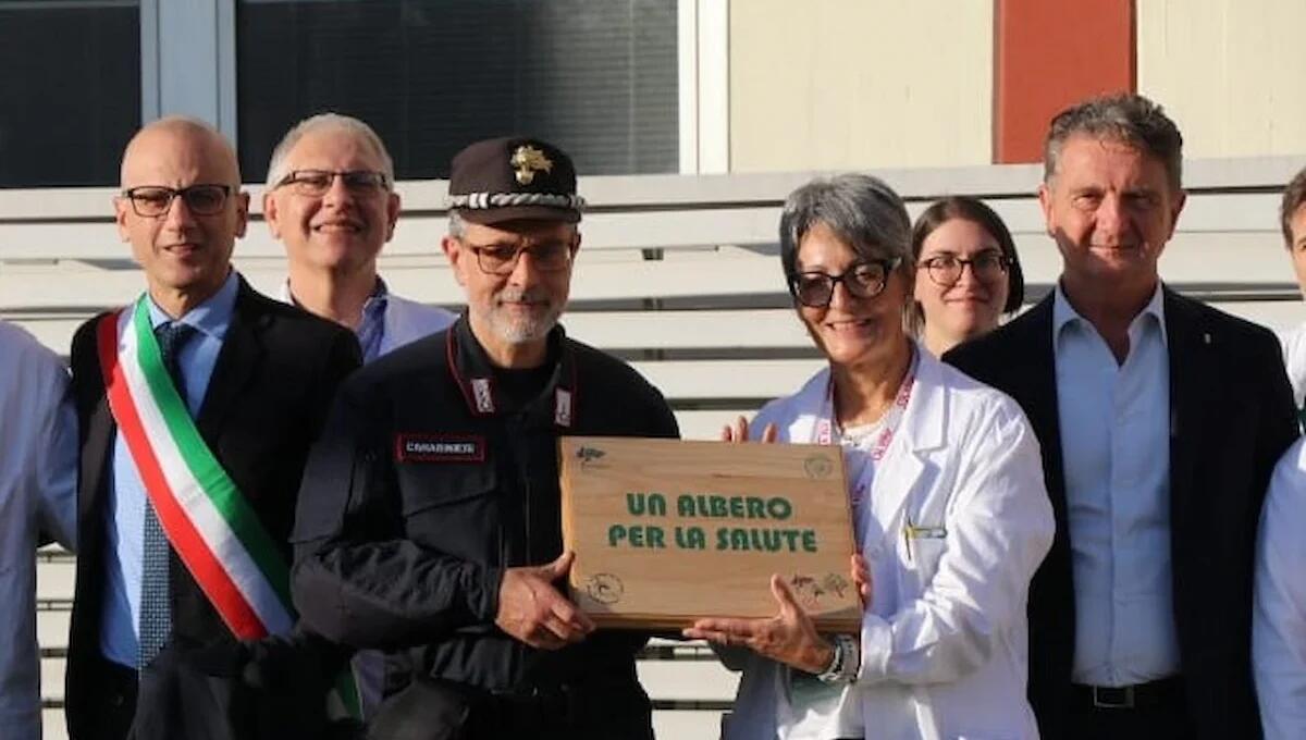 “Un albero per la salute”: donati 2 alberi all'ospedale di Latisana - 