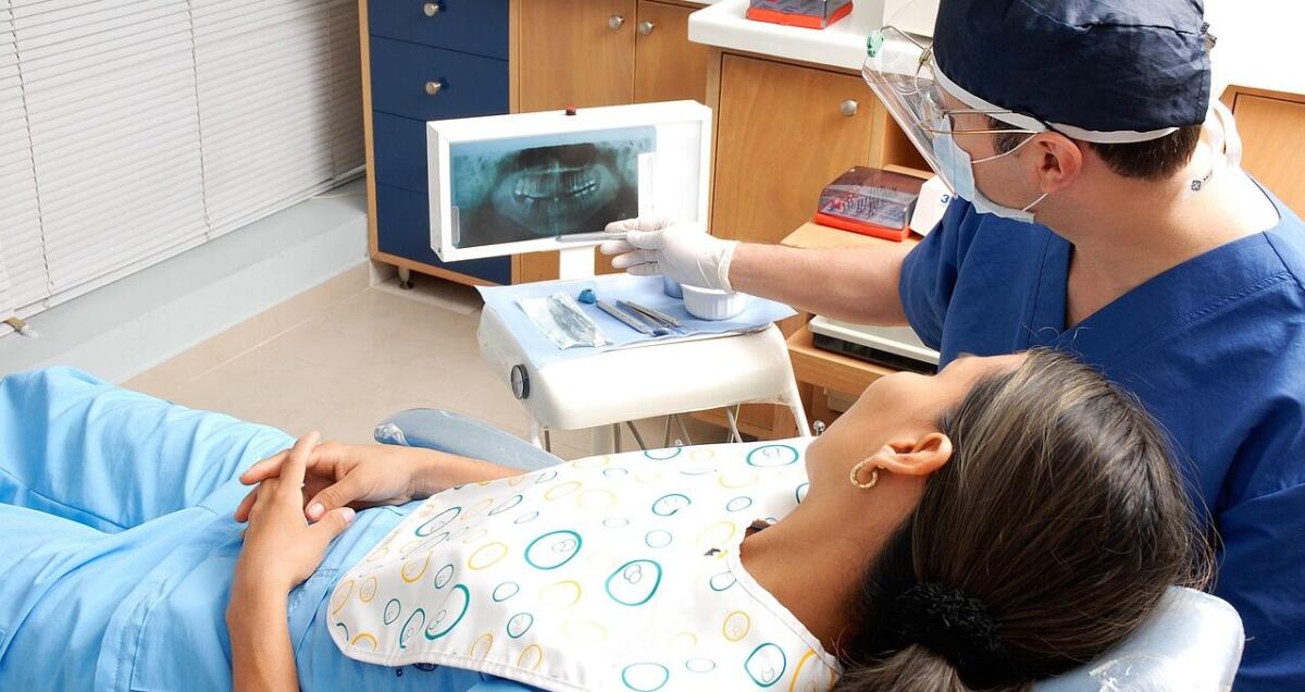 Prevenzione e cura dentale: l'importanza delle visite regolari dal dentista - 