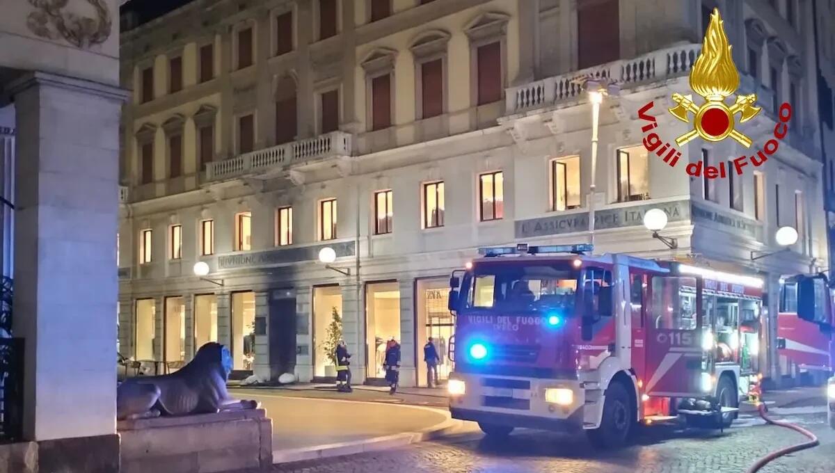 Incendio da Zara: prendono fuoco i magazzini sotterranei - 