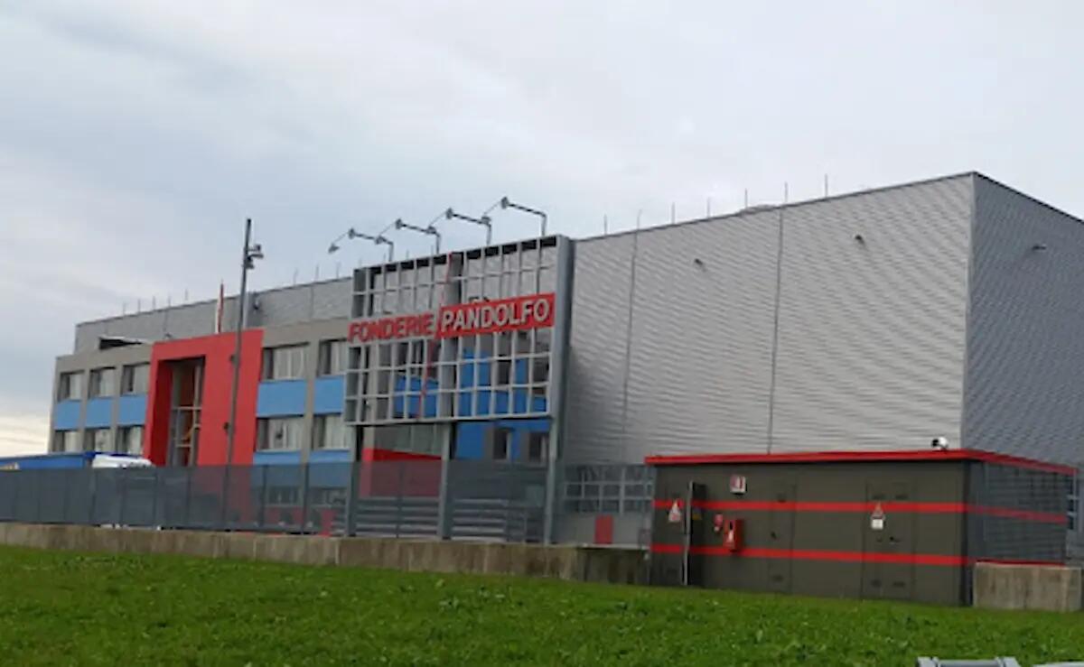 Maniago. Si accascia al lavoro davanti ai colleghi, Michelangelo Sangiorgio muore a 51 anni - 