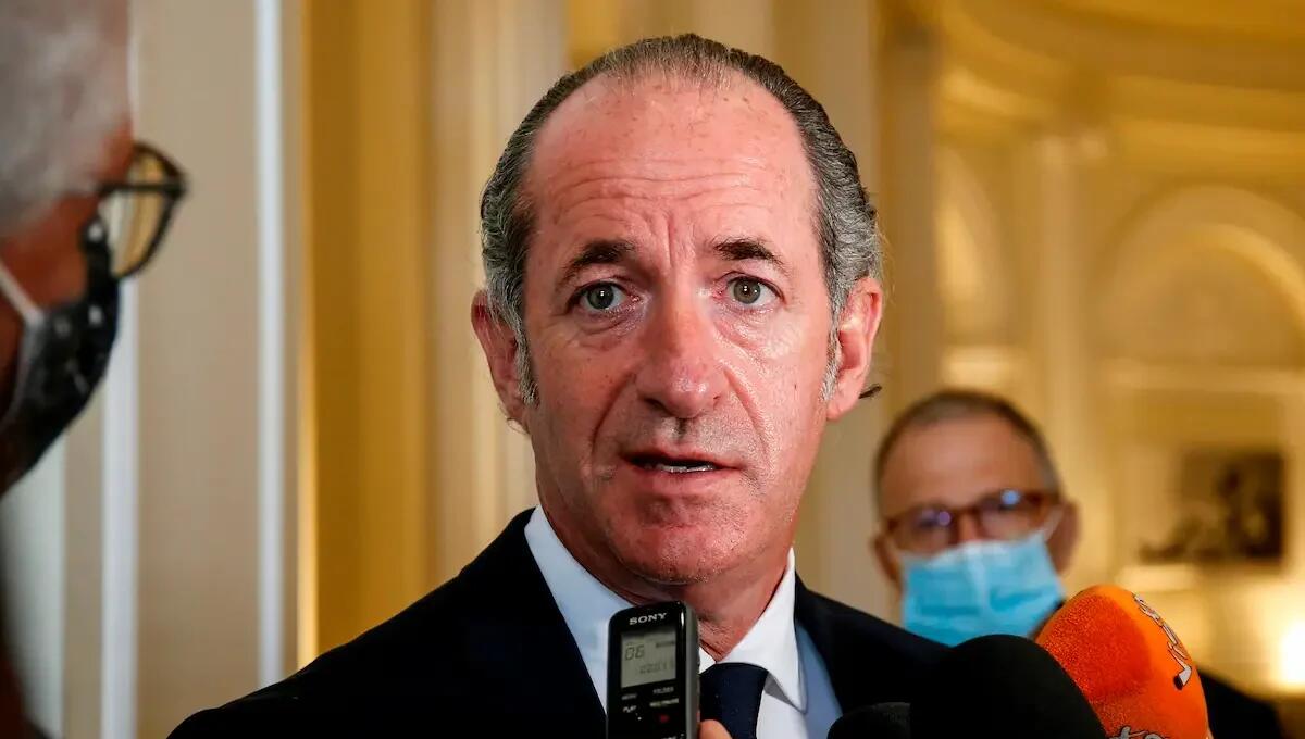 Violazione della privacy: ex dipendente di Intesa Sanpaolo spia conti dei VIP - 