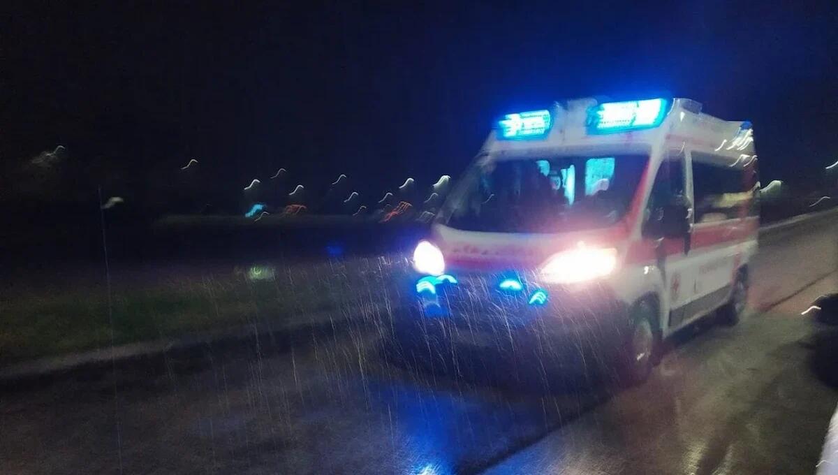 Zona Silos: 55enne trovato morto con ferite da taglio a polsi e gola - 