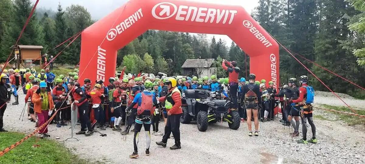 Dolomiti Rescue Race 2024: una competizione avvincente imbiancata dalla neve -