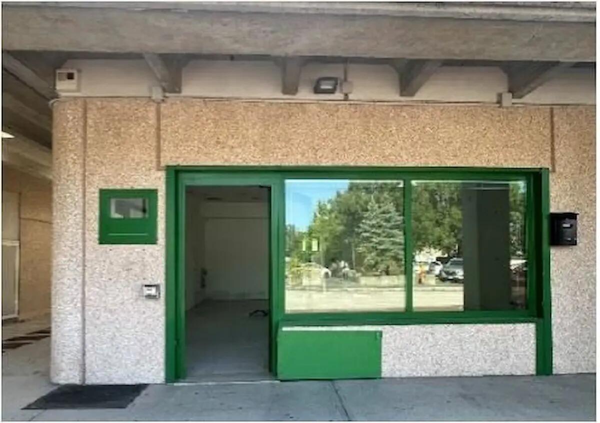 Ambulatorio pediatrico e agenzia pratiche auto a Muggia: nuova vita per gli spazi di Aquilinia - 
