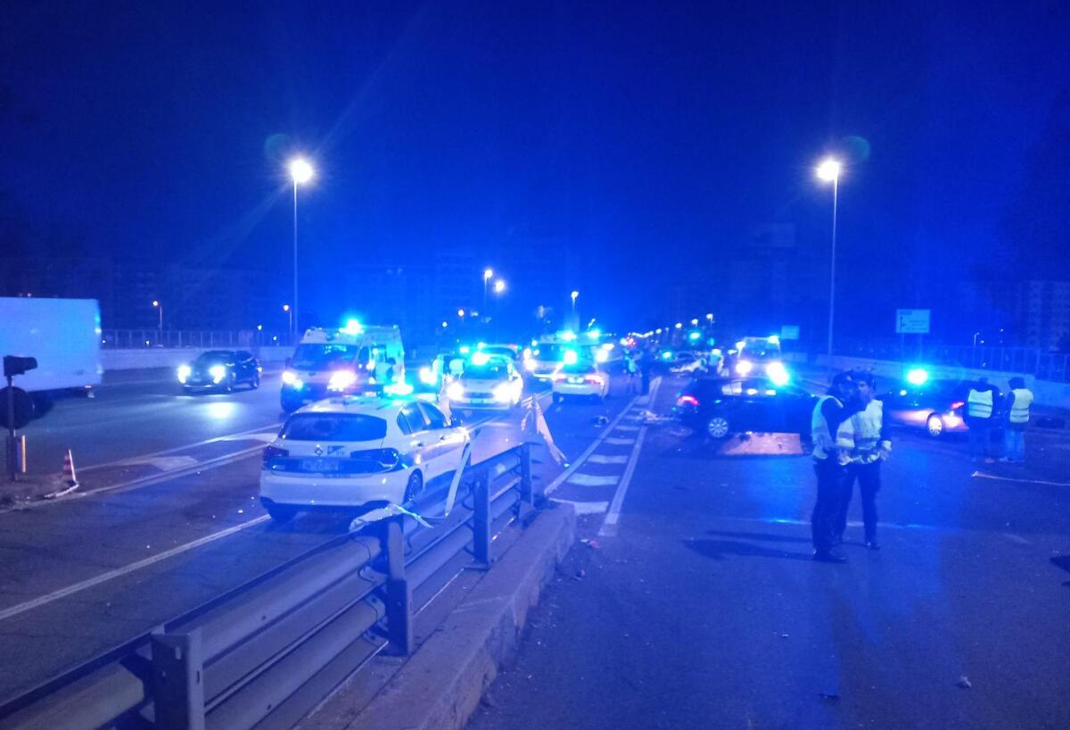 Incidente tra due auto a Roma, 21enne deceduta: a bordo c'erano sei persone - 