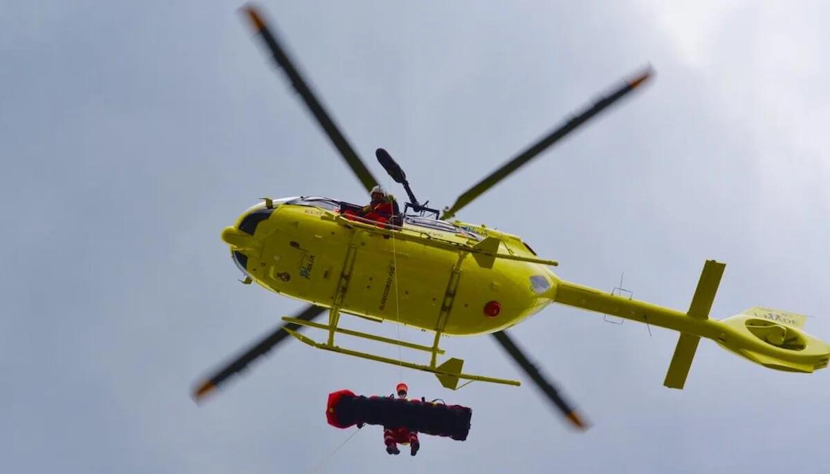 Il trattore gli frana addosso mentre lo stava riparando: 72enne in condizioni critiche - 