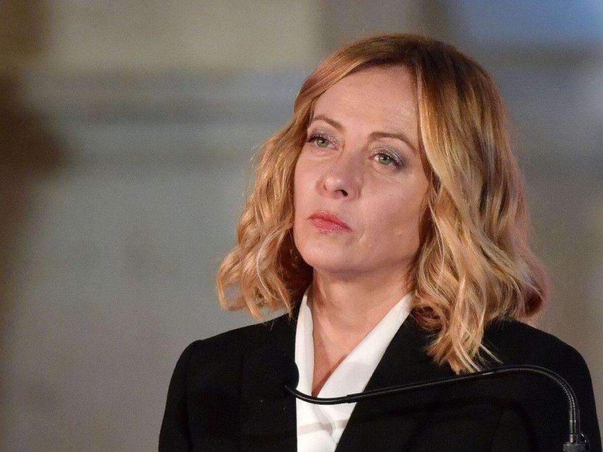 Meloni critica il sindaco Lepore di Bologna: "Mostra due facce" - 