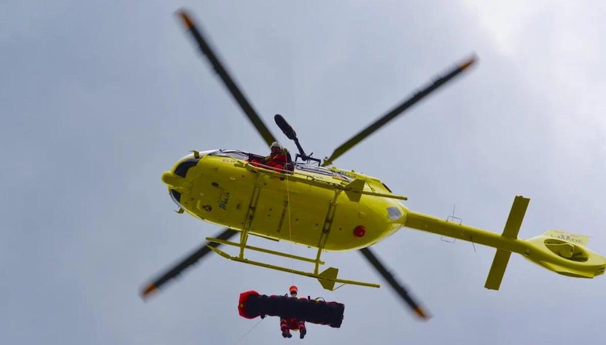 Ciclista travolta da un'auto: è gravissima - 