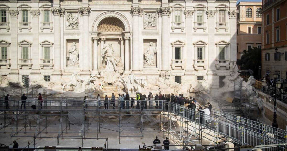 Il New York Post critica la decisione di sostituire la fontana di Trevi con una piscina disgraziata - 