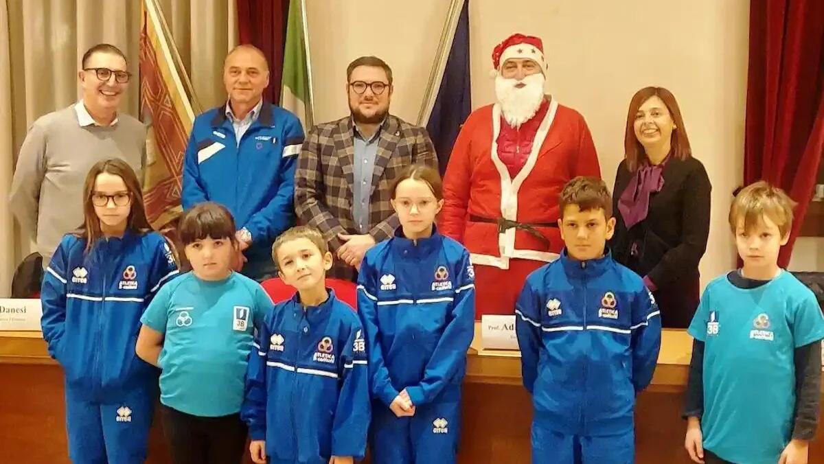 Ormelle e San Polo di Piave si colorano di rosso con il debutto della Corsa dei Babbi Natale - 