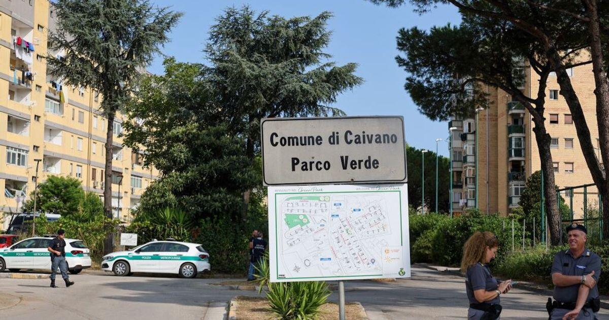Maxi blitz al Parco Verde di Caivano: sgombero in corso di 36 case occupate abusivamente - 