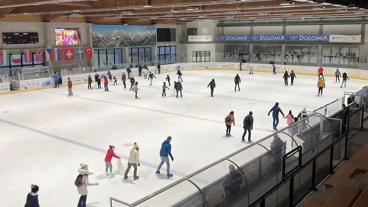 Claut, il Palaghiaccio apre la stagione con eventi per grandi e piccini. Programma - 