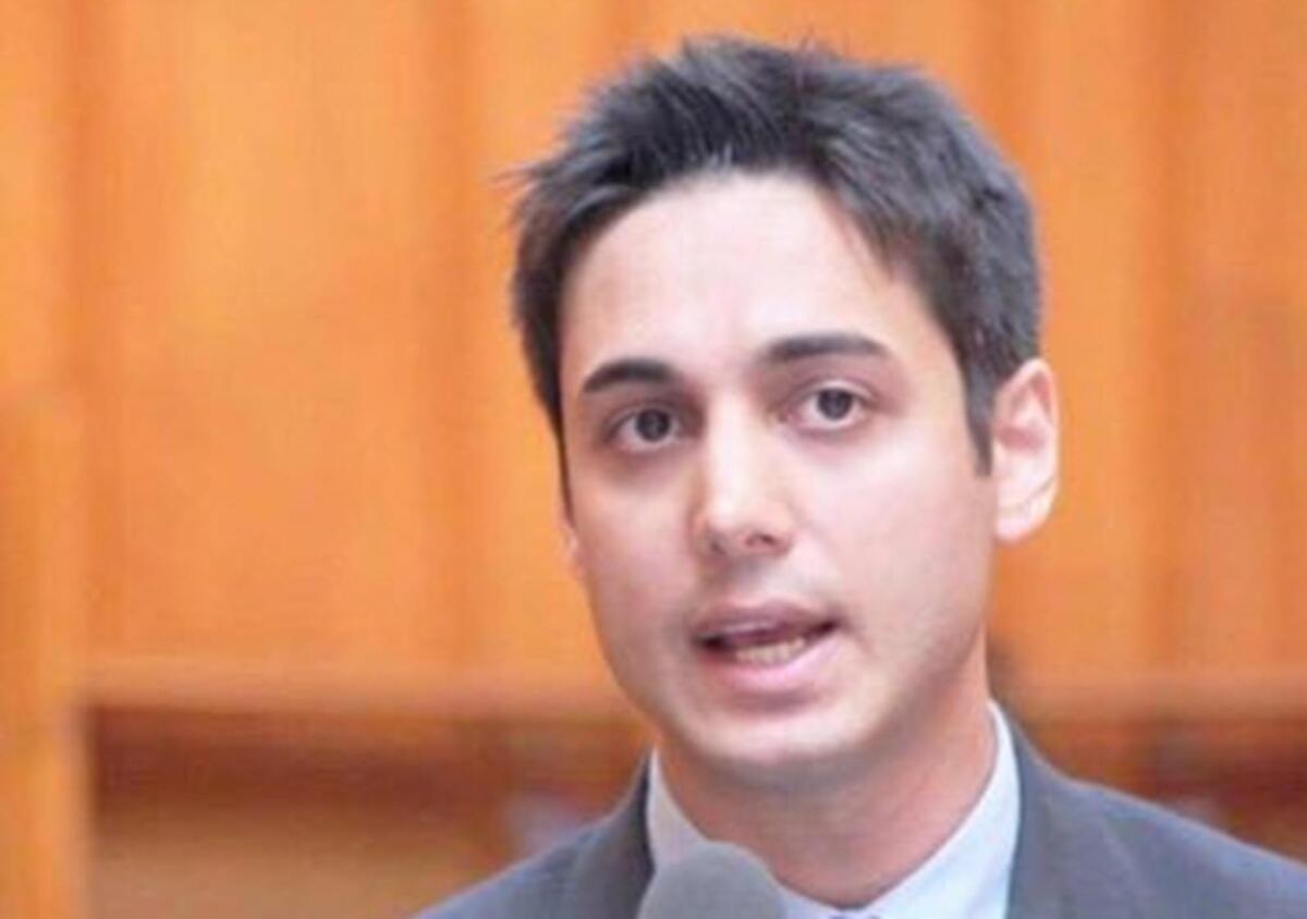 Iran, l'attivista Sanjari si suicida in segno di protesta contro Khamenei - 