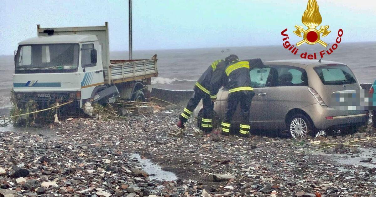 Il sindaco di Riposto: "Auto finita in mare, intervento dei sommozzatori" - 