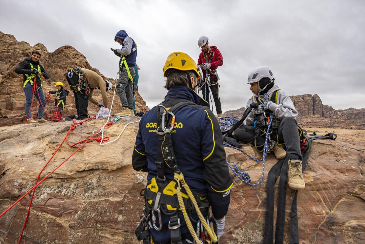 Corso di restauro monumentale su fune ad Petra: acrobatica e insegnamento - 