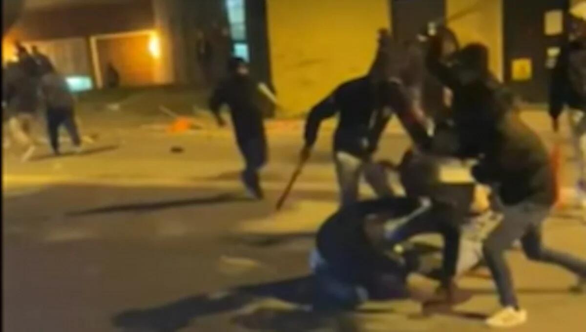 Agguato con mazze e bastoni: ultras varesini aggrediscono tifosi giuliani, 4 feriti - 