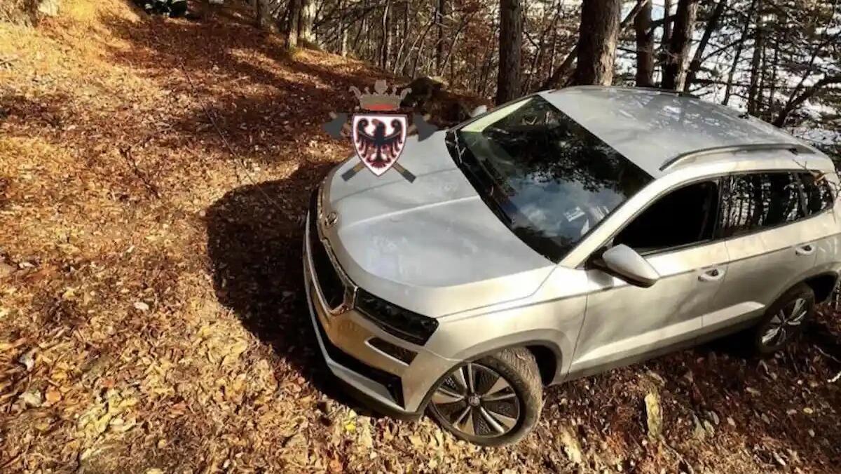 Squadra di tecnici scivola in una rampa con l’auto: soccorsi dai vigili del fuoco volontari - 