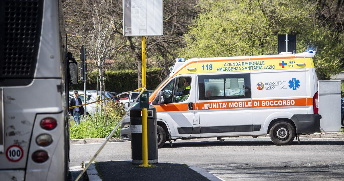 15enne muore nel Mantovano dopo essere stata travolta da un'auto mentre scendeva dal bus. - 