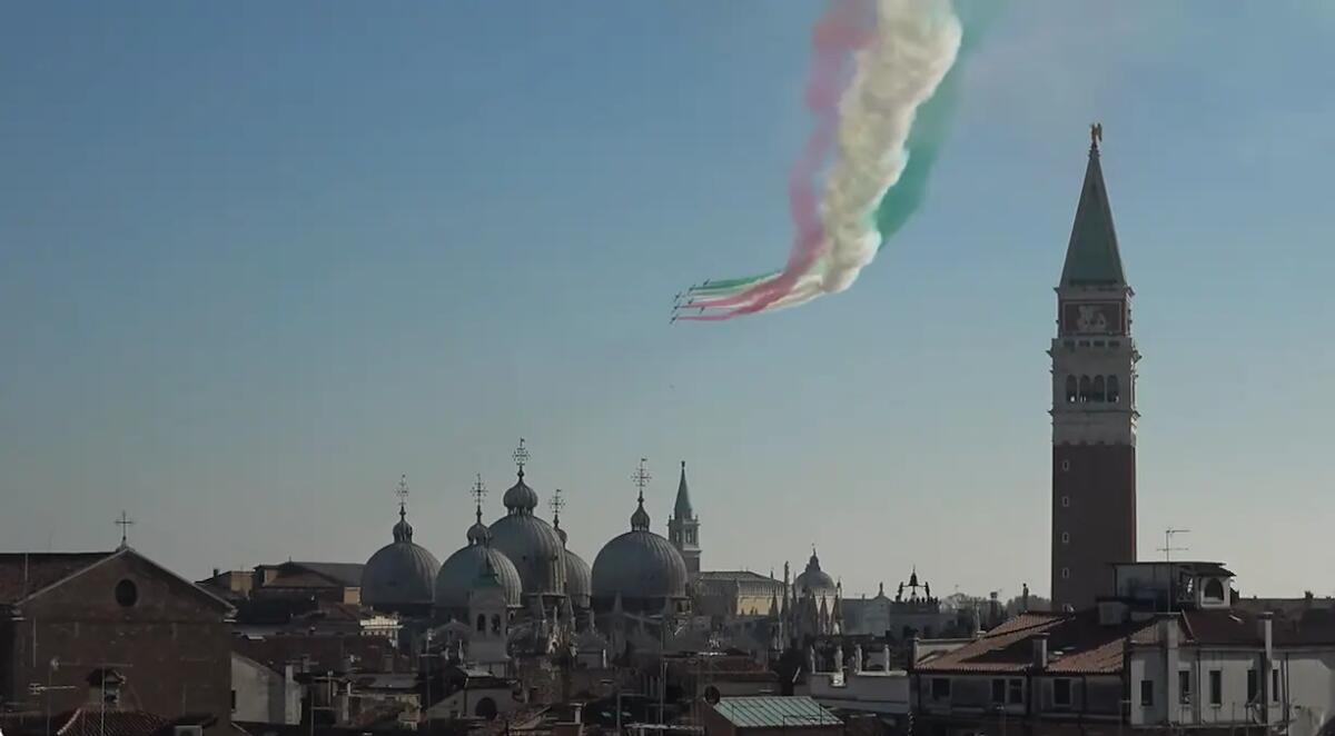 Festa delle Forze Armate, Mattarella a Venezia e l'emozione delle Frecce Tricolori | VIDEO - 