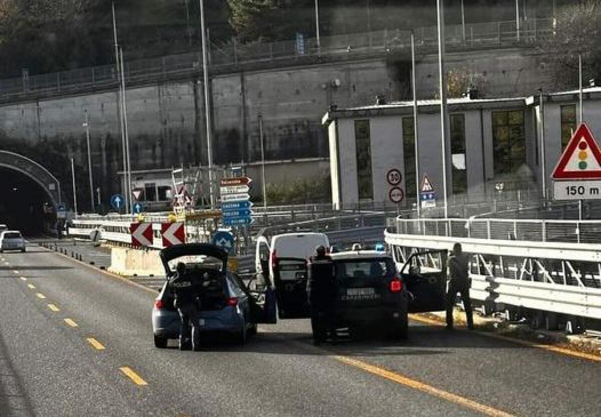 Bellano: inseguimento, sparatoria e un ferito grave dopo colpo in banca - 