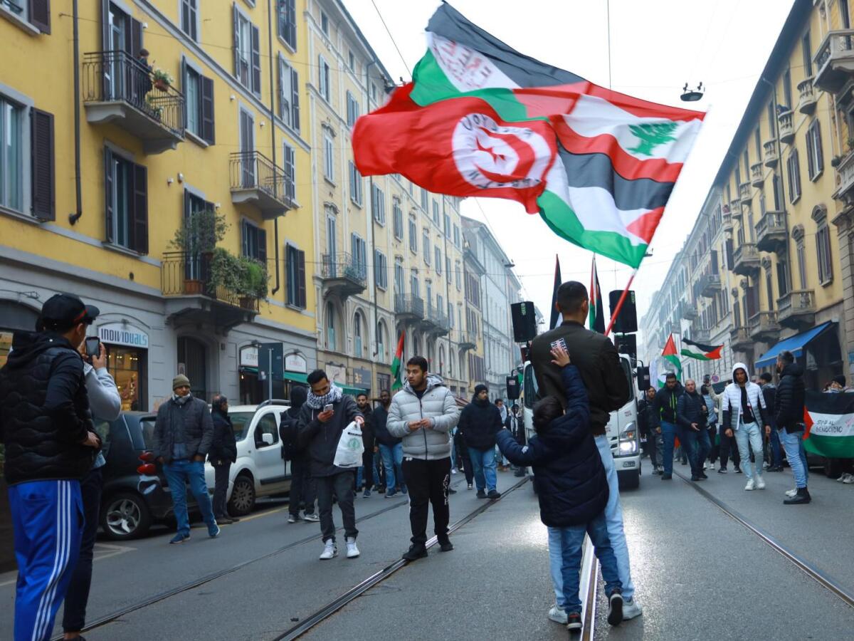 Corteo a Milano in sostegno a Pal, Hannoun non si lascia intimidire: "Non mi fermeranno" - 