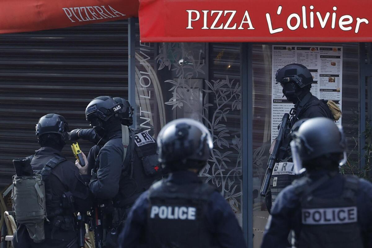 Francia: barricati nel ristorante con 4 ostaggi, liberati dopo alcune ore. - 