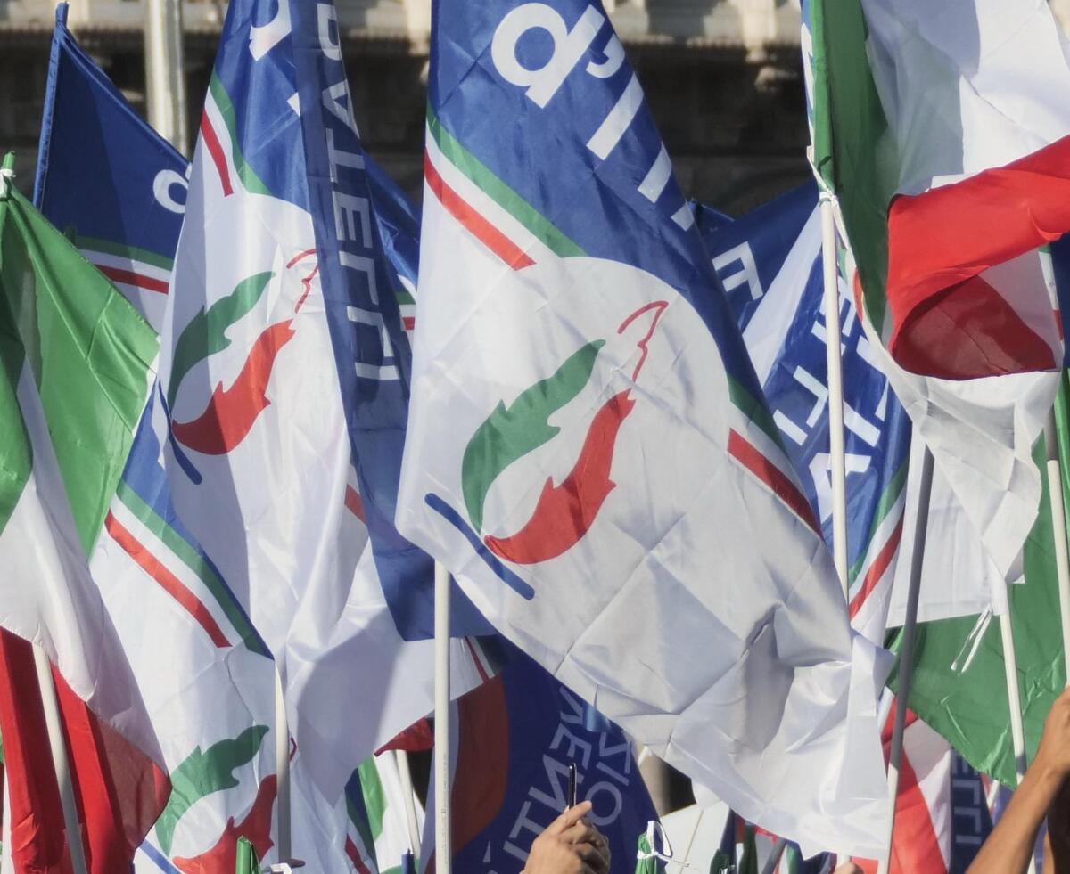 Fiamma tricolore: in bilico tra simbolo FdI e nuove prospettive. Il parere dell'esperto - 