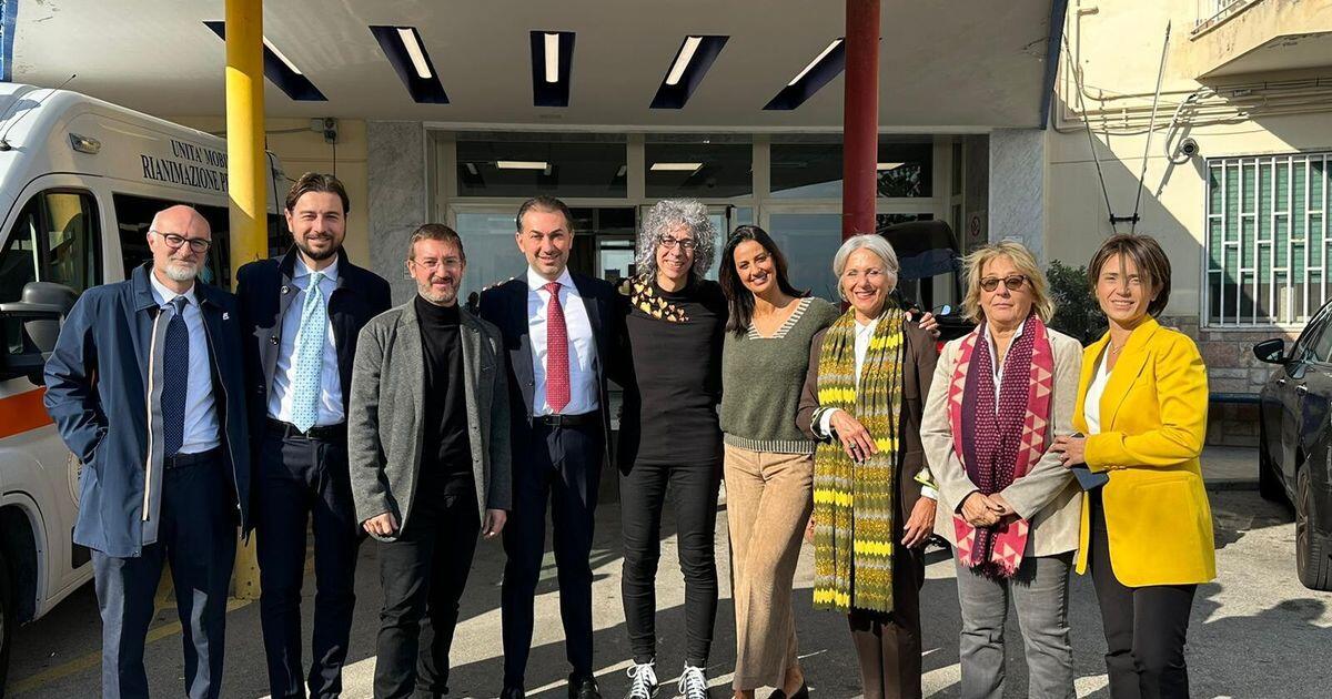 Giovanni Allevi si esibisce per i bambini malati a Napoli - 