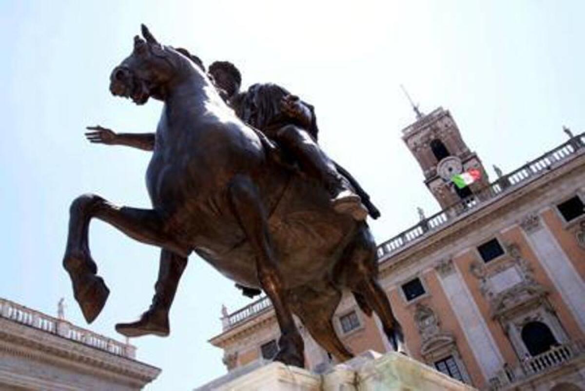 Roma, perquisizioni in Campidoglio: indagini anche sui fondi del Giubileo - 