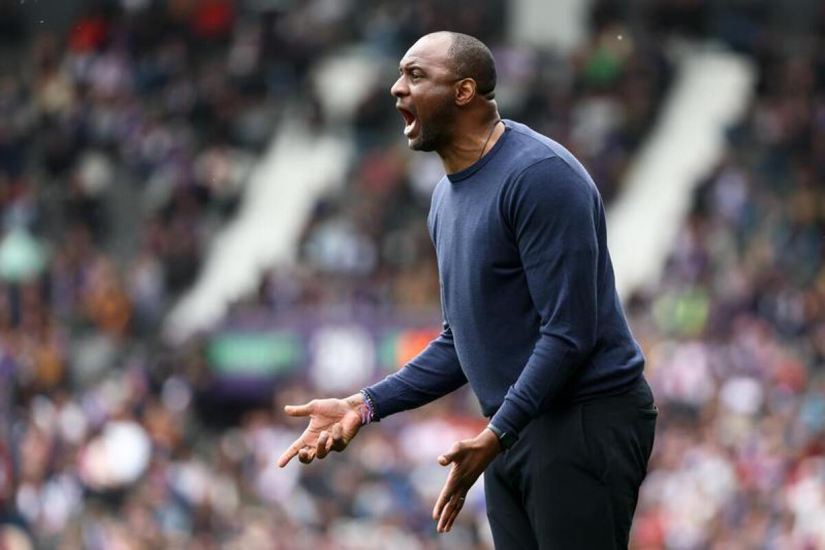 Genoa: ufficiale l'arrivo di Vieira come nuovo allenatore - 