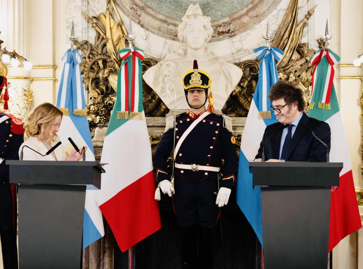 Meloni in Argentina, Milei promuove l'asse sovranista: la premier propone "Uniti per l'Occidente" - 