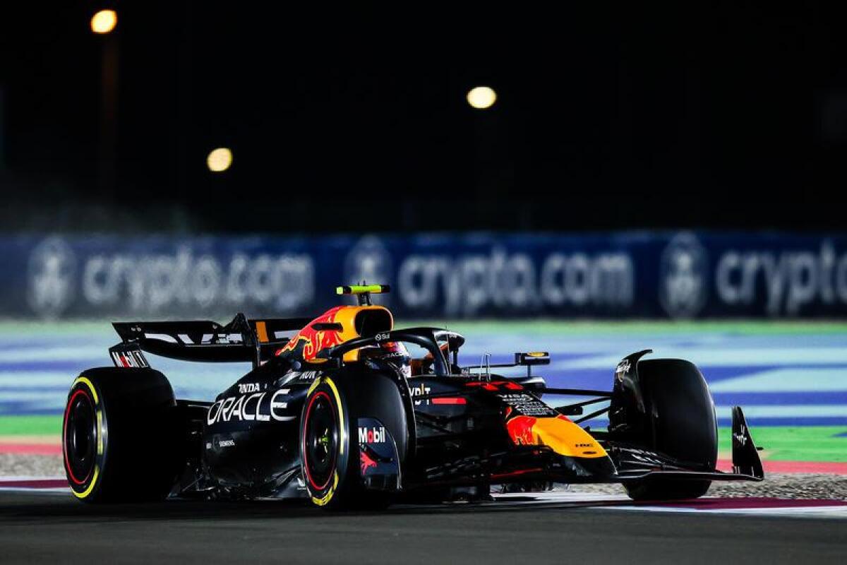 Formula 1, Perez non parte in pista: si addormenta al semaforo - Video - 