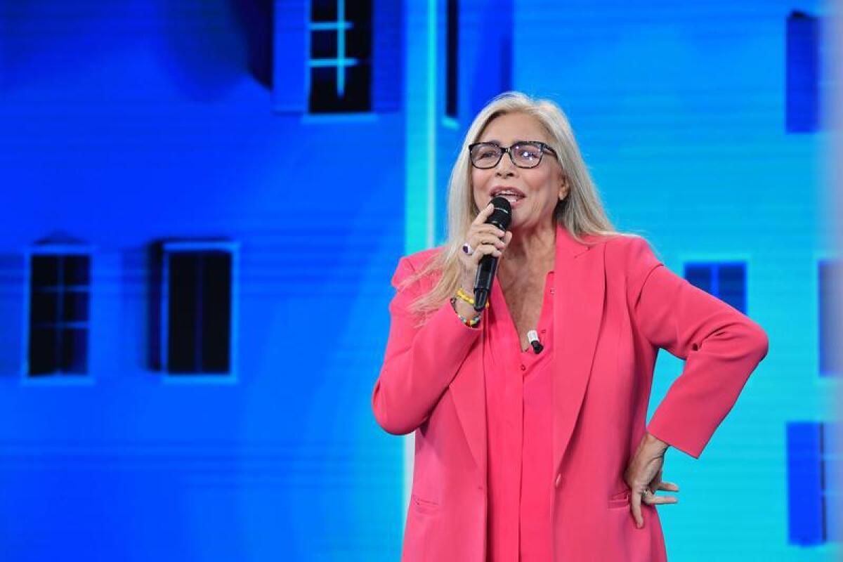 Oggi a Domenica In con Mara Venier: ospiti Carlo Verdone e Selvaggia Lucarelli - 