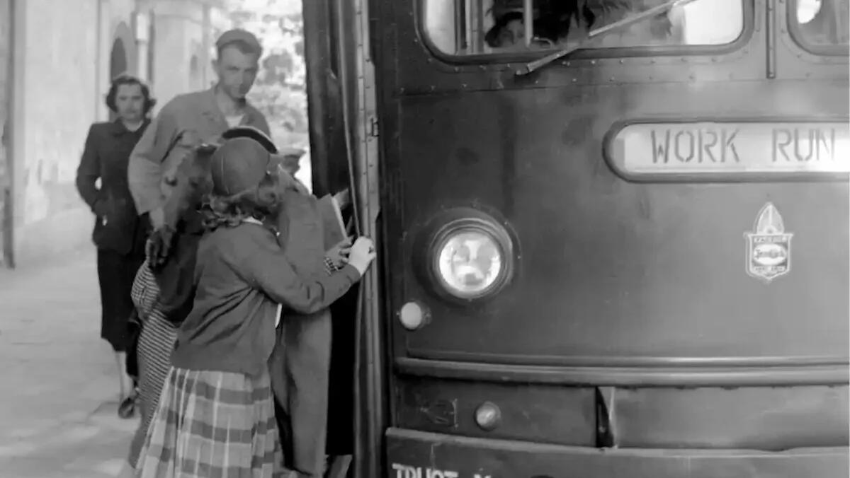 Trieste: laboratori fotografici e visite guidate alla mostra “Vola Colomba” - 