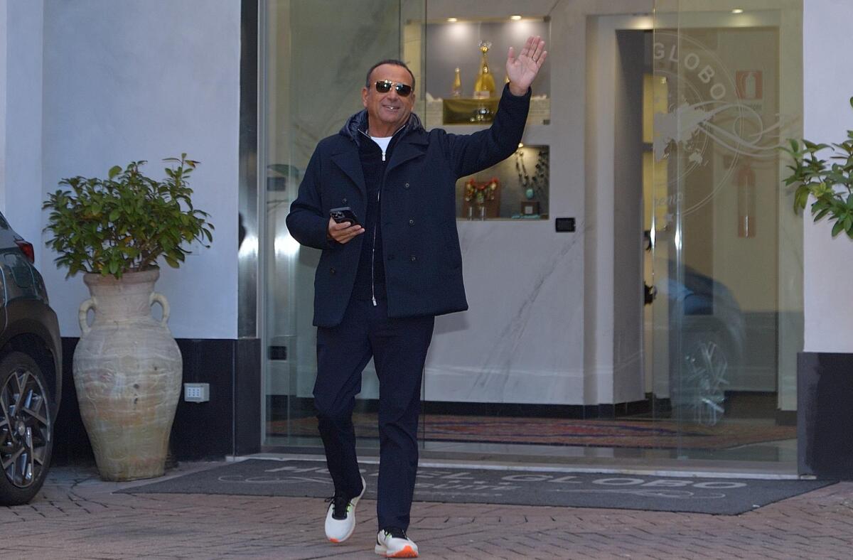 Sanremo 2025: attesa crescente per il toto big e il 'gioco delle coppie' - 