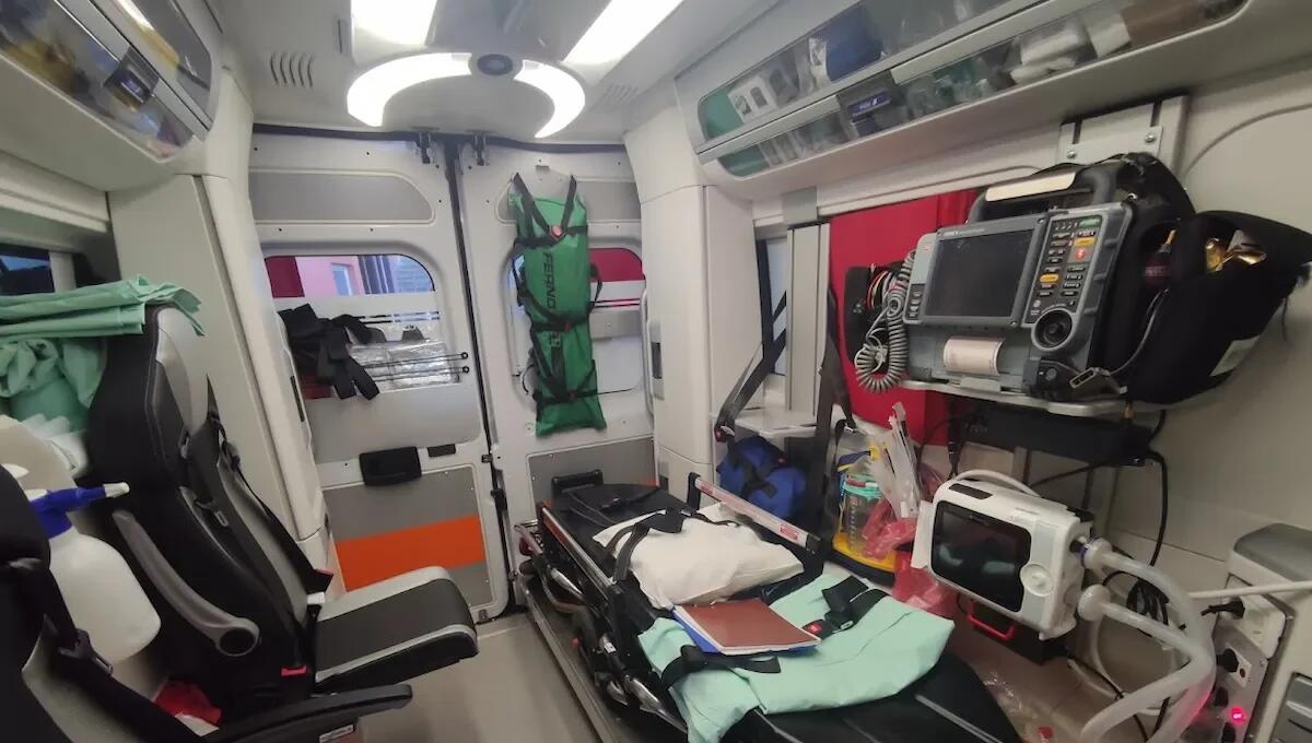 Un'auto lo travolge mentre andava al lavoro in bicicletta: operaio 57enne muore sul colpo - 