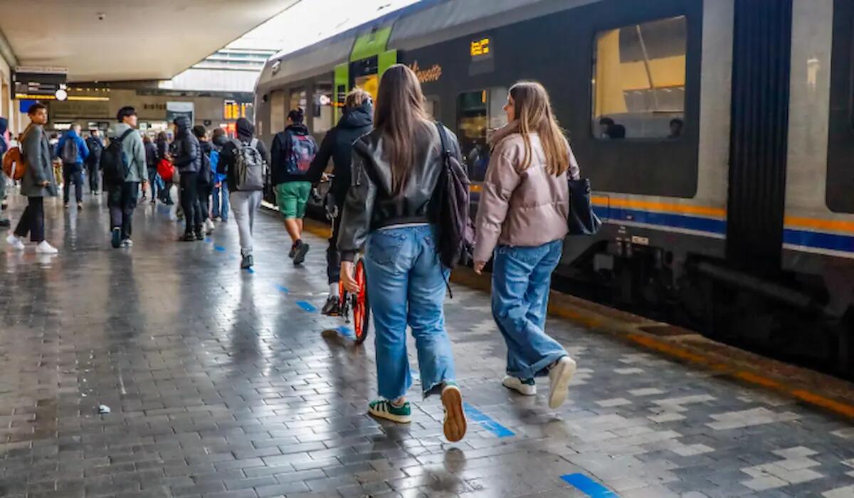 Sciopero oggi 13 dicembre: caos nei trasporti e disagi. Cosa sta succedendo - 