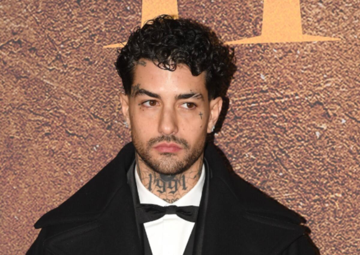 Tony Effe e il concerto di Capodanno a Roma: il Comune gli ha chiesto di fare un passo indietro - 