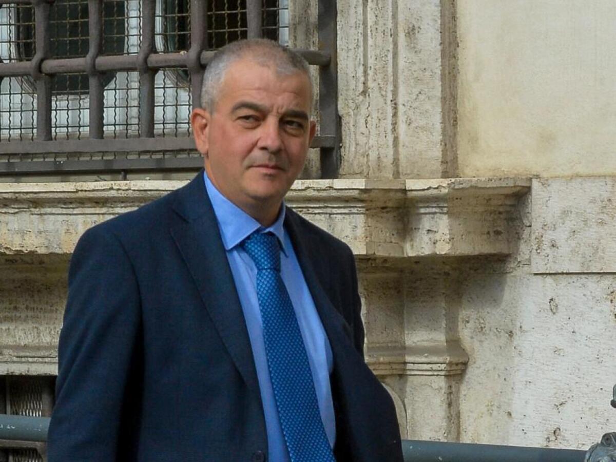 Governo, Fazzolari: "Non si è mai discusso di un rimpasto con Salvini al Viminale" - 
