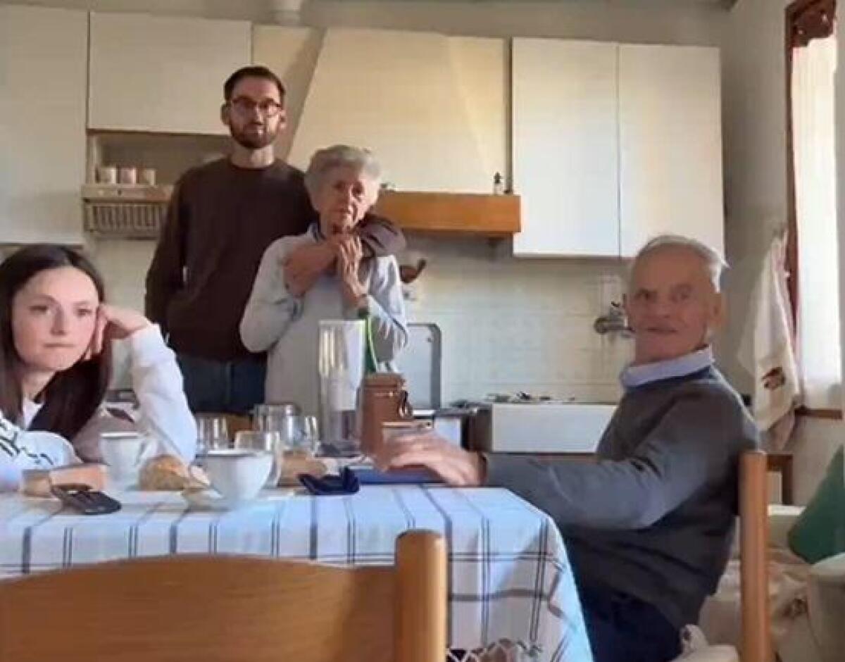 Sanremo 2025: Francesca Michielin annuncia, le lacrime commosse dei nonni - Video - 