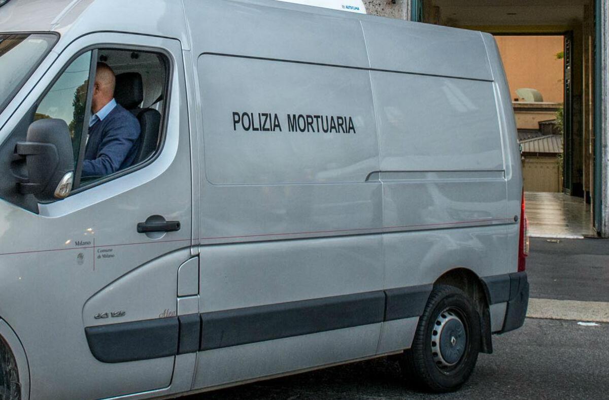 Tiene il corpo del padre morto a casa da un anno per incassare la pensione - 