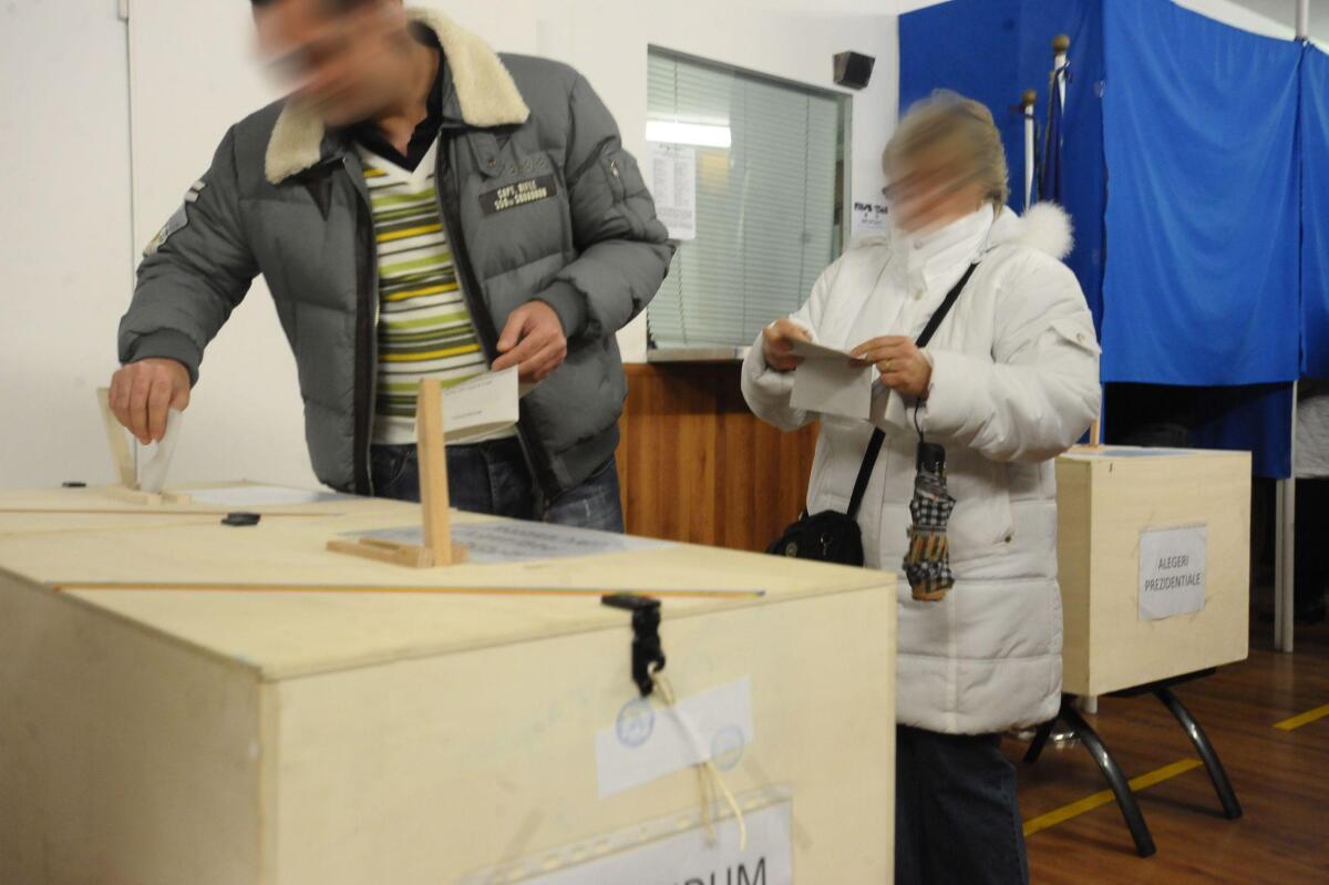 Romania di nuovo al voto: urne aperte per le presidenziali tra polemiche e incertezze - 