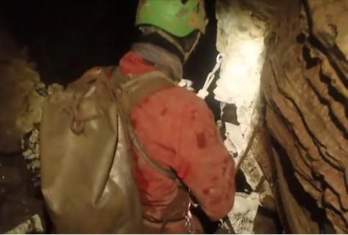 Speleologa intrappolata: soccorso in arrivo nella grotta - 