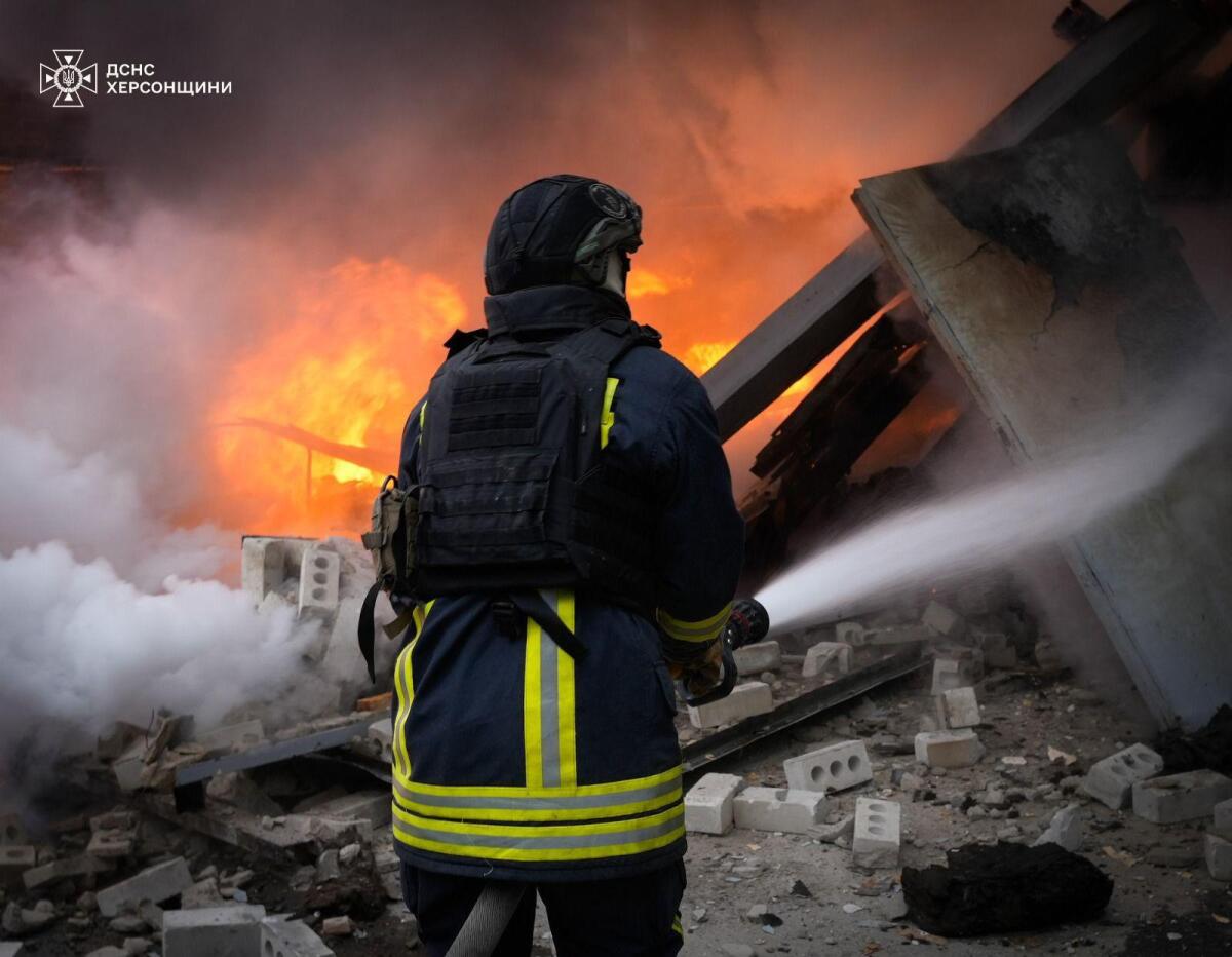 Missili russi colpiscono Kryvyi Rih: intere zone della città rimangono senza luce - 