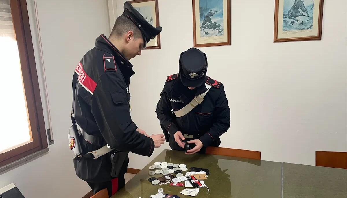 Rubavano in un negozio con distaccatore antitaccheggio: arrestata una coppia di 53enni - 