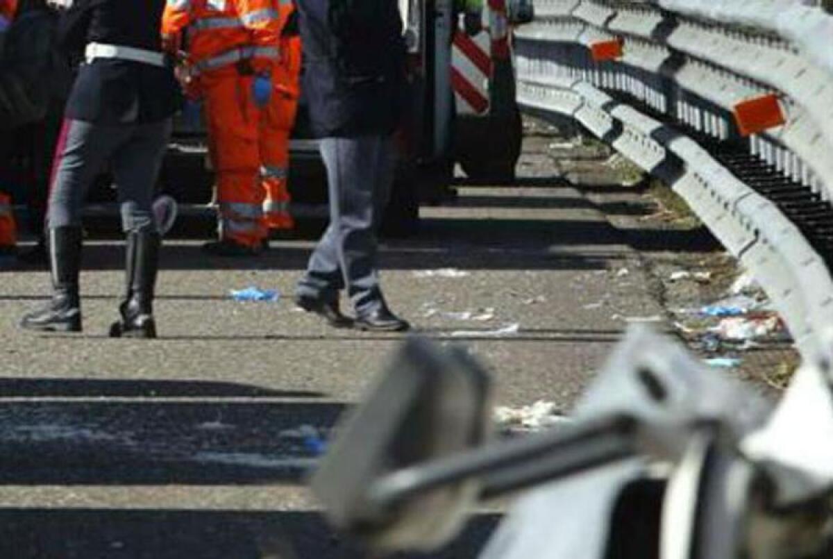 Viaggiava contromano sull'A11 e muore una donna di 47 anni - 