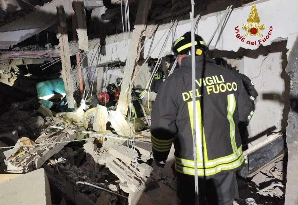 Esplosione in una villetta ad Aprilia: due morti e un ferito in condizioni gravi - 