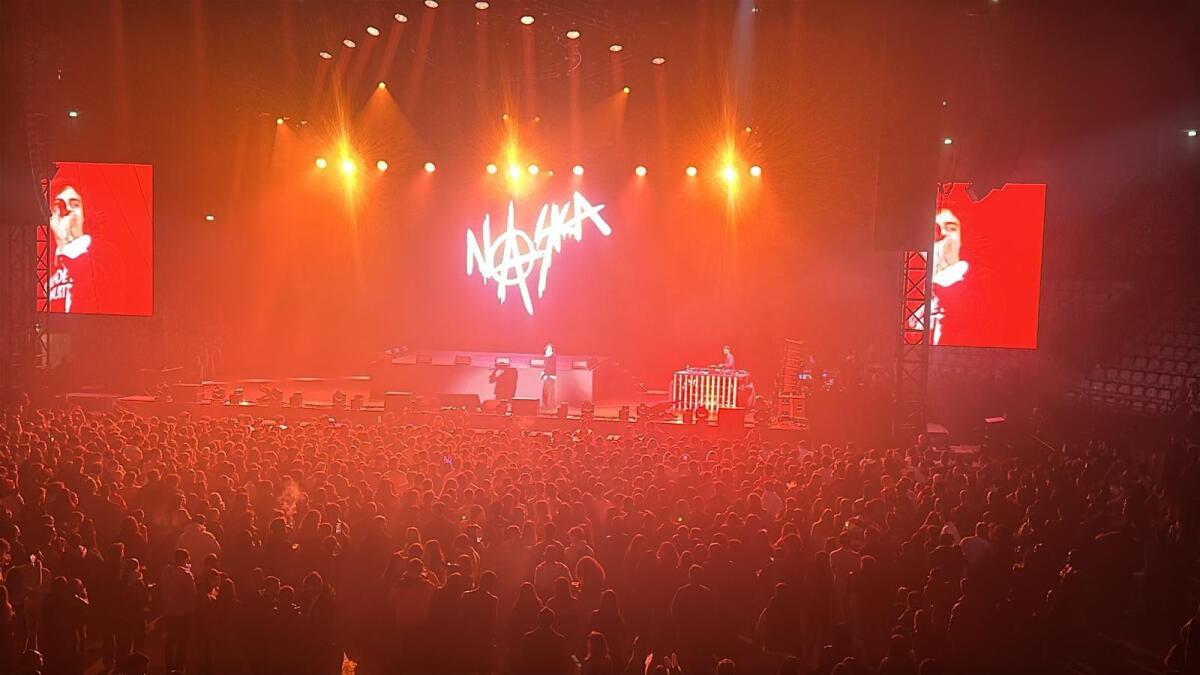 Capodanno a Roma: il pubblico di Tony Effe al concerto protesta contro la censura - 