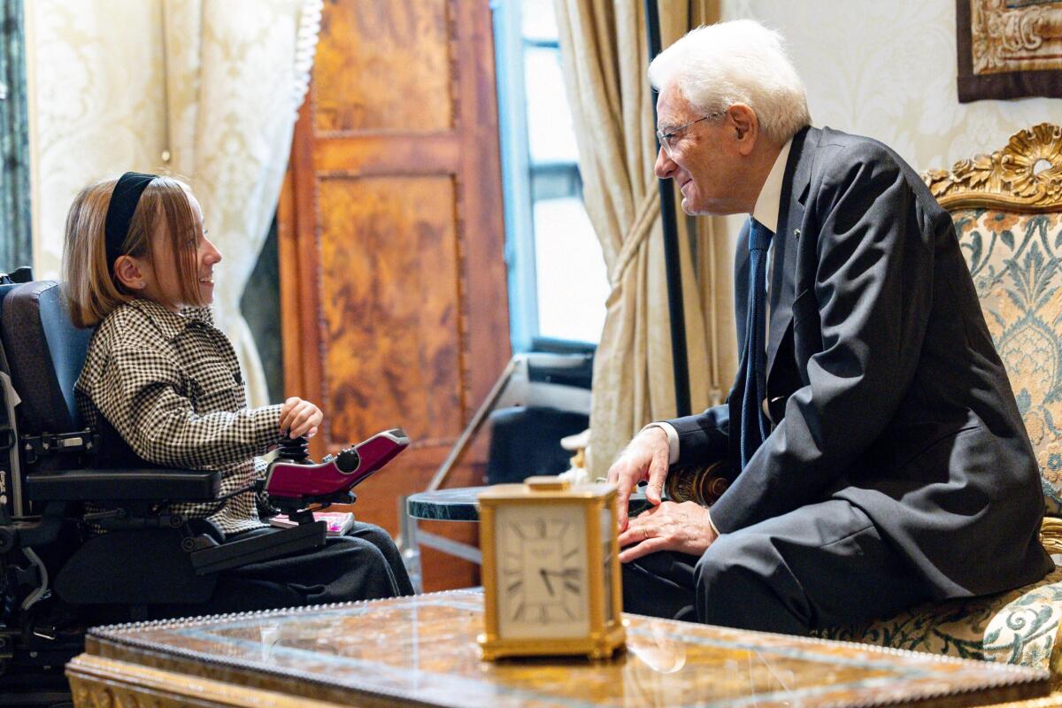 Mattarella recita per Telethon, il Presidente interpreta se stesso nel corto di Francesca Archibugi - Video - 