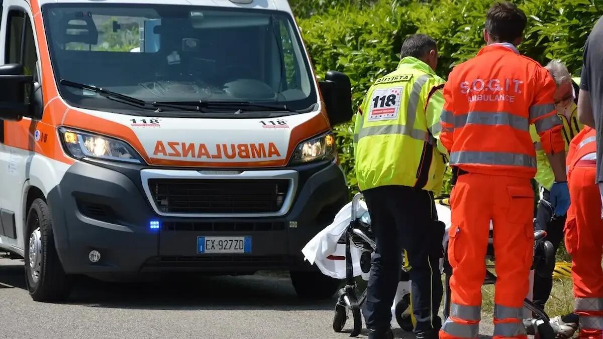 Investita mentre attraversava la strada: grave 77enne trasportata d’urgenza in ospedale - 